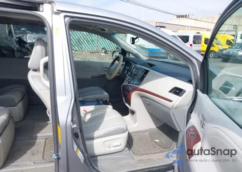 2011 Toyota Sienna Xle/Limited z USA, uszkodzony, nr VIN 5TDDK3DC1BS004057